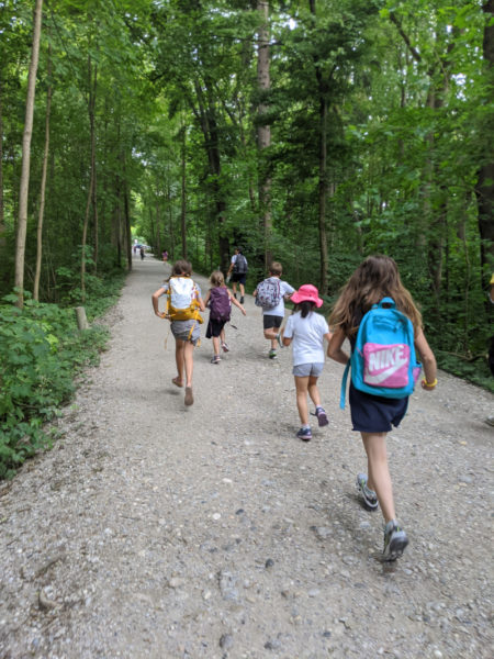 Ausflug an die Isar mit den Kindern